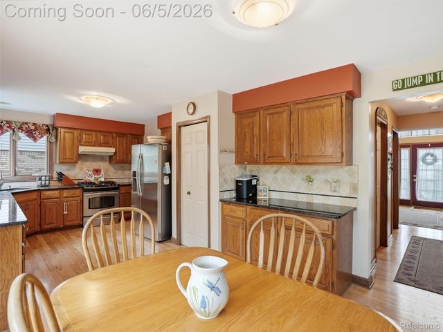 42447 Sheridan Drive, Clinton Charter Township, MI 48038