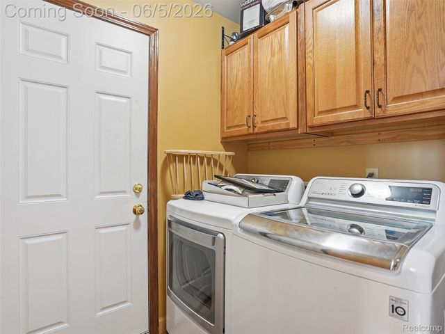 42447 Sheridan Drive, Clinton Charter Township, MI 48038