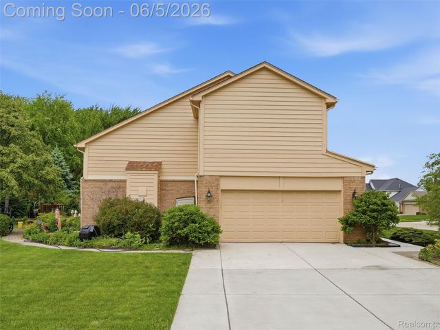42447 Sheridan Drive, Clinton Charter Township, MI 48038