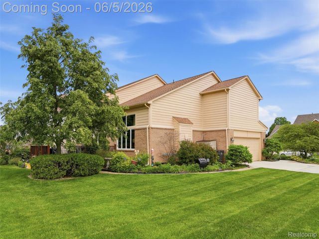 42447 Sheridan Drive, Clinton Charter Township, MI 48038