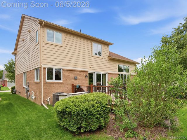 42447 Sheridan Drive, Clinton Charter Township, MI 48038