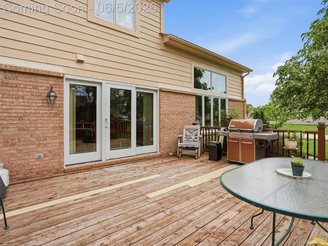 42447 Sheridan Drive, Clinton Charter Township, MI 48038