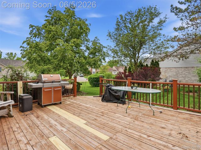 42447 Sheridan Drive, Clinton Charter Township, MI 48038