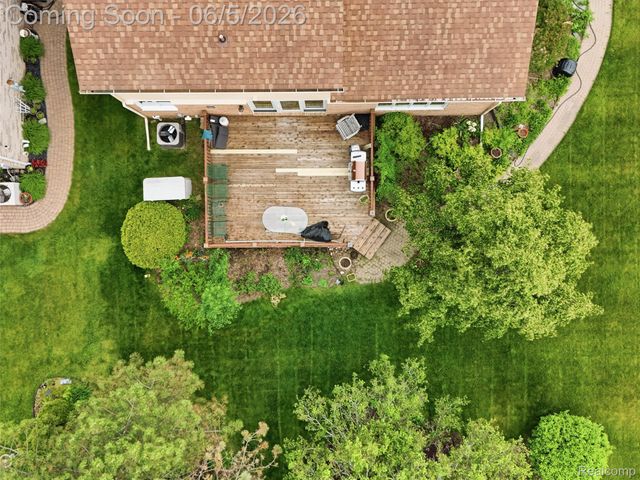 42447 Sheridan Drive, Clinton Charter Township, MI 48038