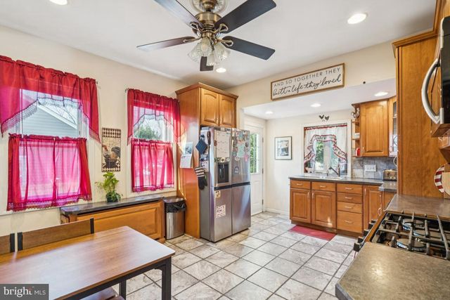 600 BEECH AVE, Laurel Springs, NJ 08021