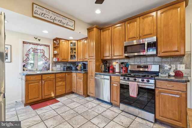 600 BEECH AVE, Laurel Springs, NJ 08021