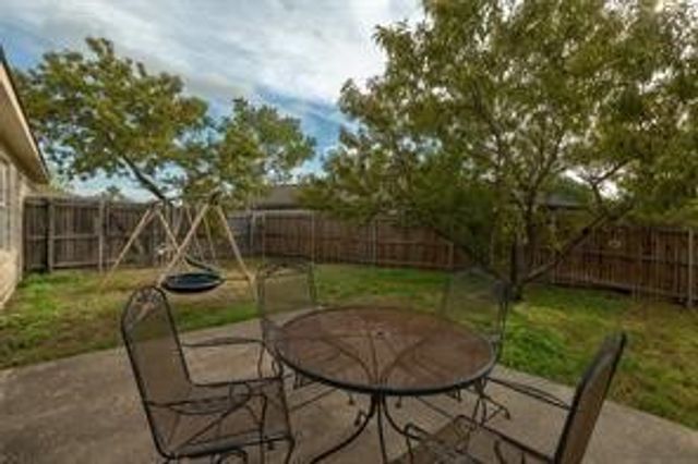 7208 Stonegate Drive, Benbrook, TX 76126