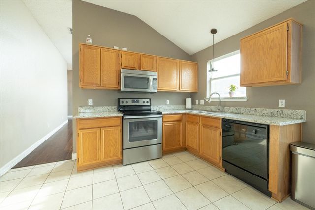 7208 Stonegate Drive, Benbrook, TX 76126