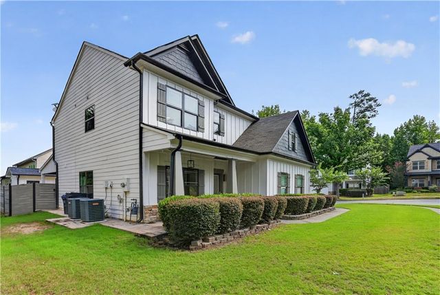 1666 Stoney Chase Drive, Lawrenceville, GA 30044