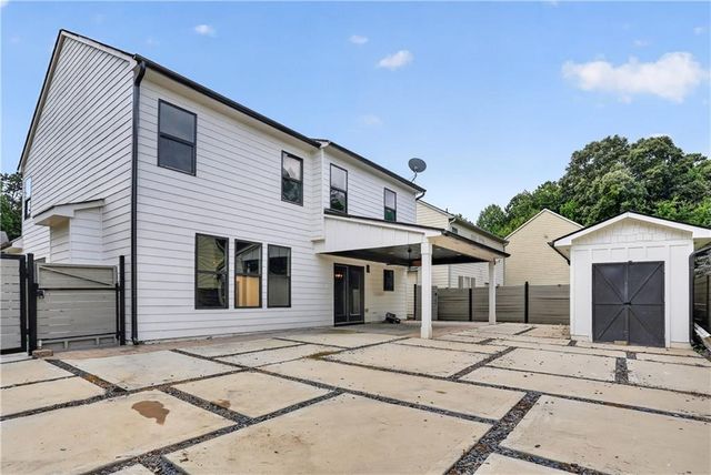 1666 Stoney Chase Drive, Lawrenceville, GA 30044