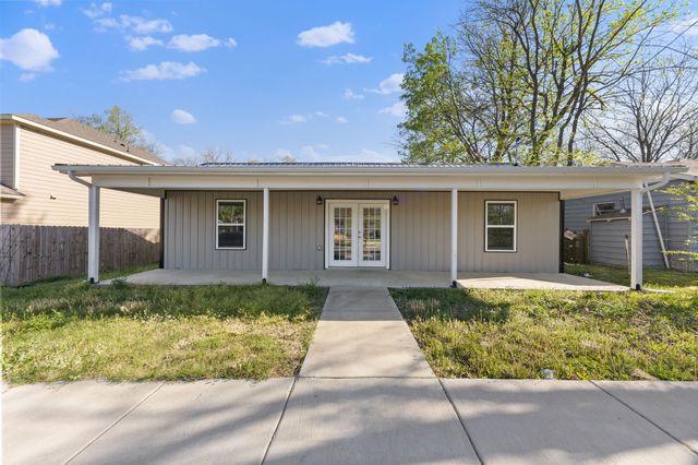 805 S 4th Street, Bonham, TX 75418