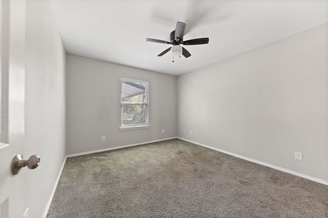 805 S 4th Street, Bonham, TX 75418