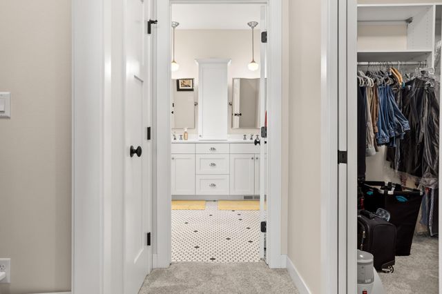 5179 Mira Way W, West Fargo, ND 58078