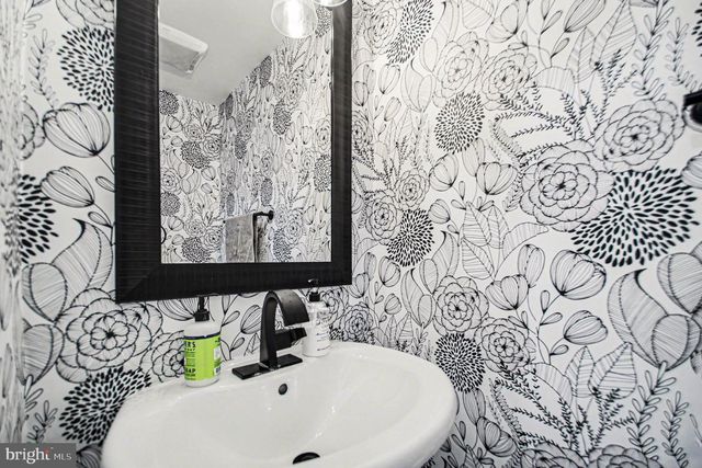 231 INGRAHAM ST NW, Washington, DC 20011