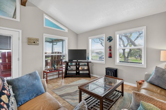 1941 Bayview Drive, Palacios, TX 77465