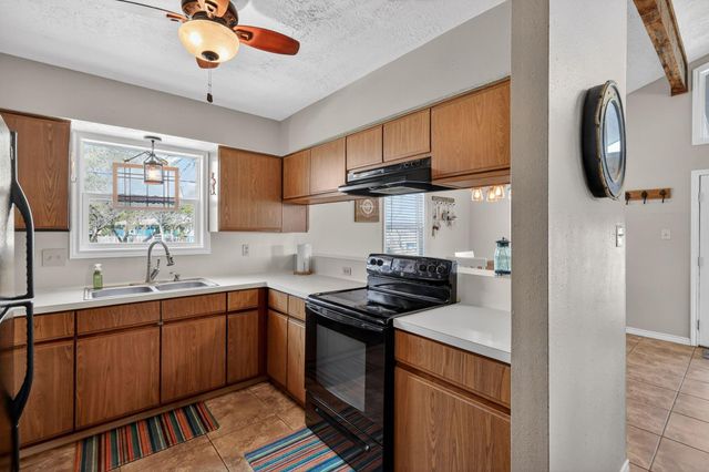 1941 Bayview Drive, Palacios, TX 77465