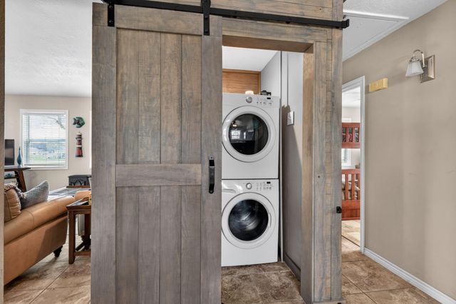 1941 Bayview Drive, Palacios, TX 77465