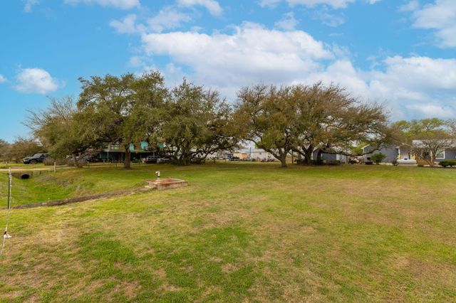 1941 Bayview Drive, Palacios, TX 77465