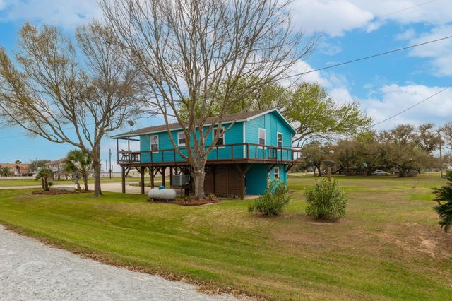 1941 Bayview Drive, Palacios, TX 77465