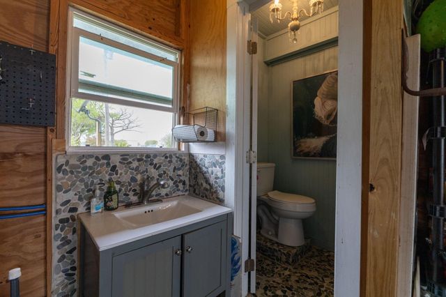 1941 Bayview Drive, Palacios, TX 77465