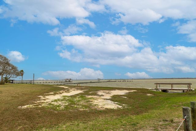 1941 Bayview Drive, Palacios, TX 77465
