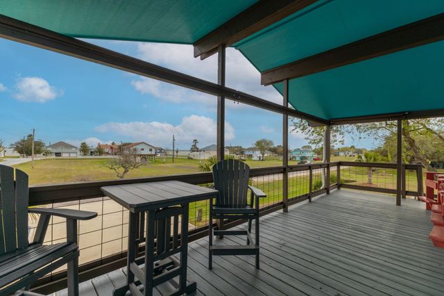 1941 Bayview Drive, Palacios, TX 77465