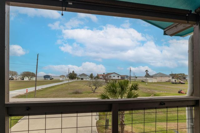 1941 Bayview Drive, Palacios, TX 77465