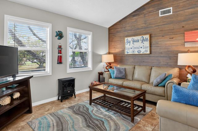 1941 Bayview Drive, Palacios, TX 77465