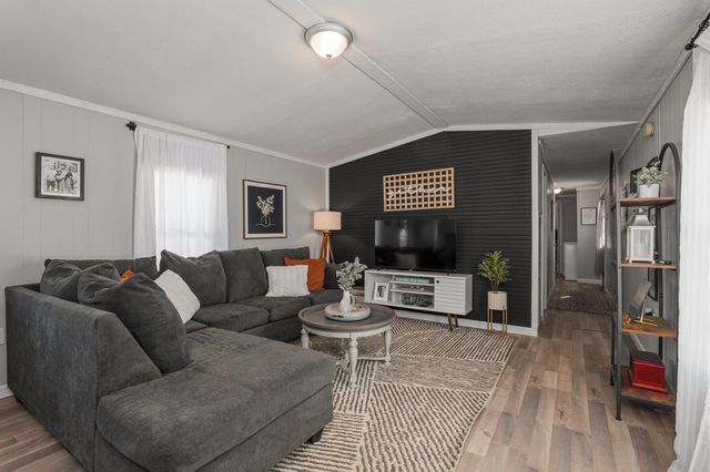 7 Lynn Lane, Rochester, NH 03867