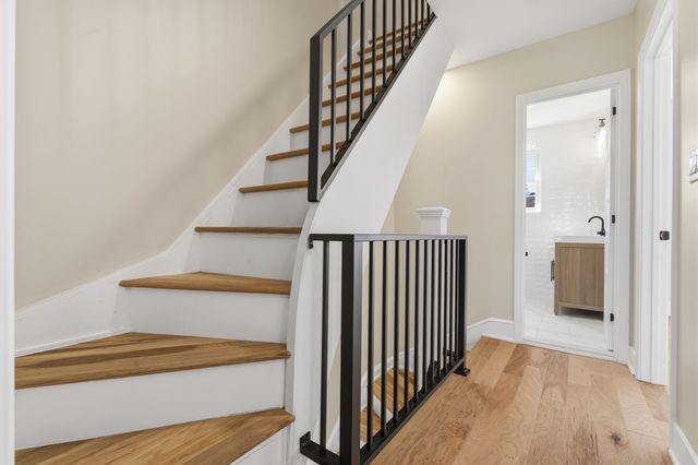 14 EAST 52ND ST, Bayonne, NJ 07002