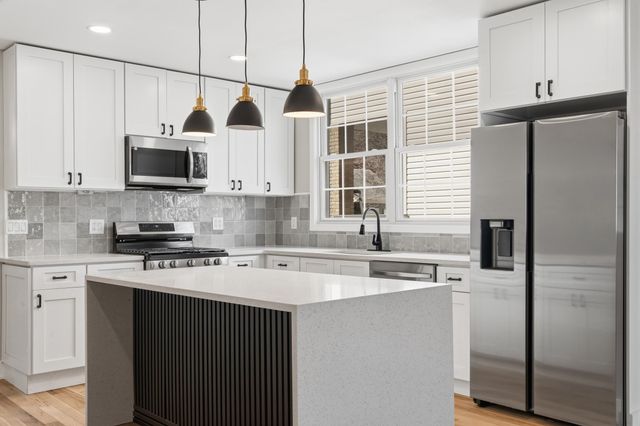 14 EAST 52ND ST, Bayonne, NJ 07002