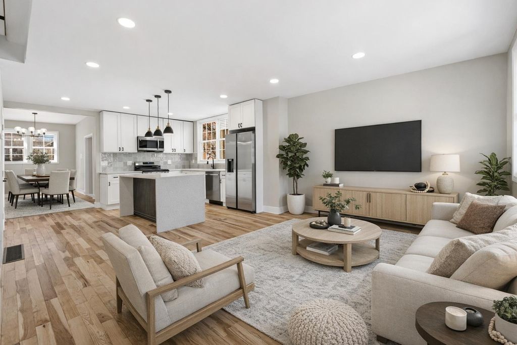 14 EAST 52ND ST, Bayonne, NJ 07002