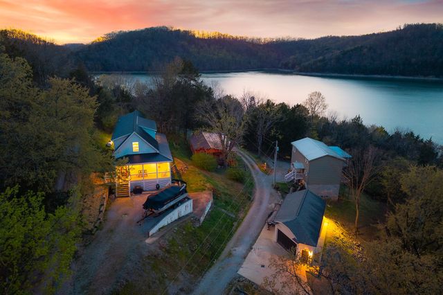 551 Askin Ln, Baxter, TN 38544