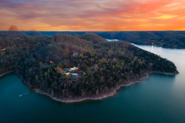 551 Askin Ln, Baxter, TN 38544