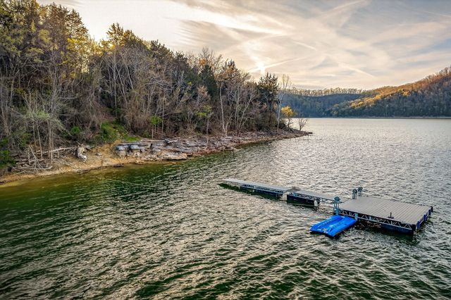 551 Askin Ln, Baxter, TN 38544