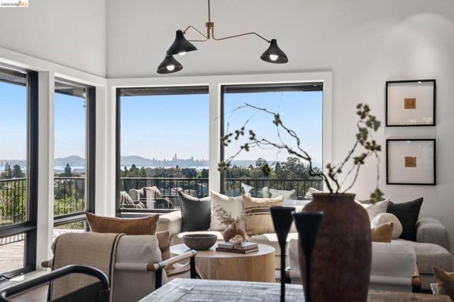 101 Taurus Ave, Oakland, CA 94611