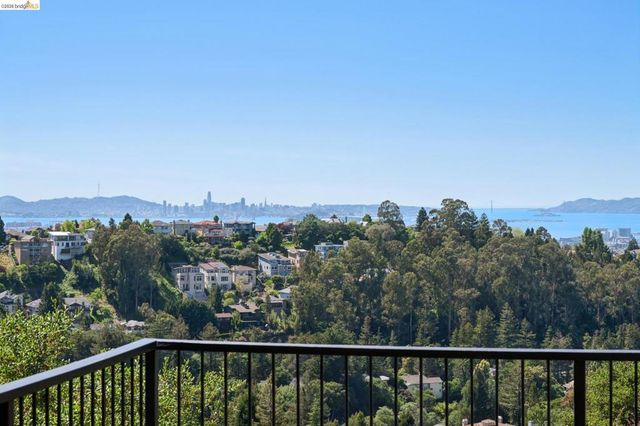 101 Taurus Ave, Oakland, CA 94611