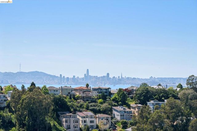 101 Taurus Ave, Oakland, CA 94611