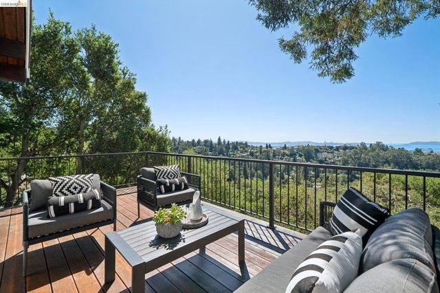 101 Taurus Ave, Oakland, CA 94611