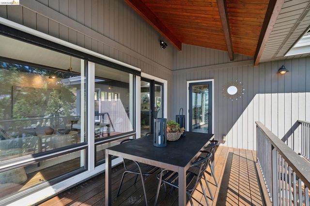 101 Taurus Ave, Oakland, CA 94611