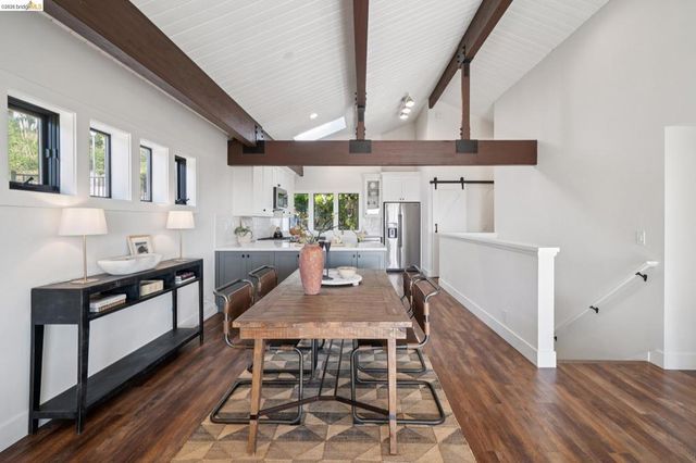 101 Taurus Ave, Oakland, CA 94611