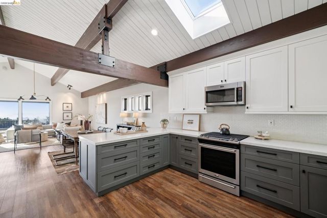 101 Taurus Ave, Oakland, CA 94611