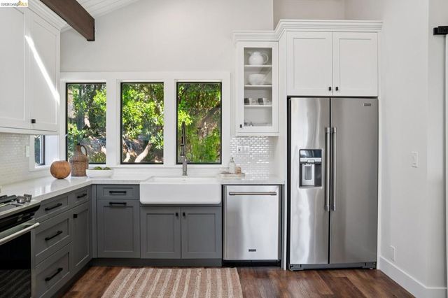 101 Taurus Ave, Oakland, CA 94611