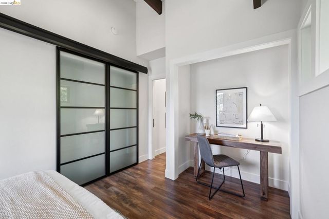 101 Taurus Ave, Oakland, CA 94611