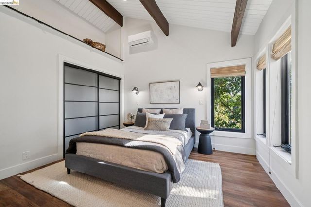 101 Taurus Ave, Oakland, CA 94611