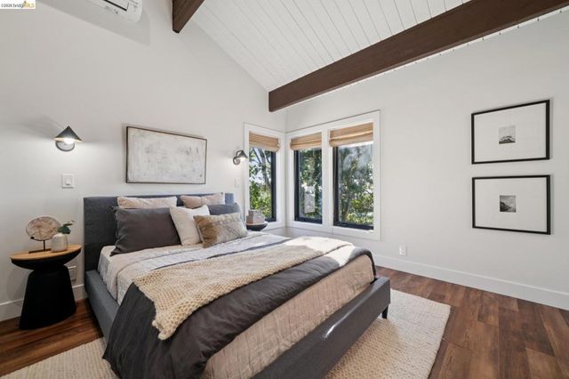 101 Taurus Ave, Oakland, CA 94611