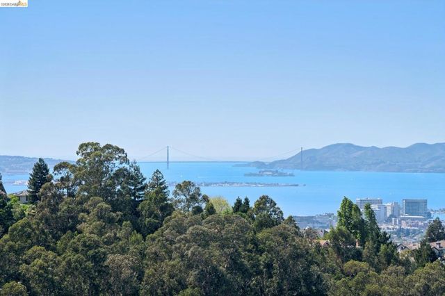 101 Taurus Ave, Oakland, CA 94611