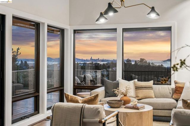 101 Taurus Ave, Oakland, CA 94611