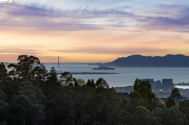 101 Taurus Ave, Oakland, CA 94611