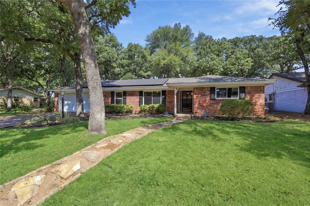 1312 Kathryn Street, Hurst, TX 76053 — photo 2